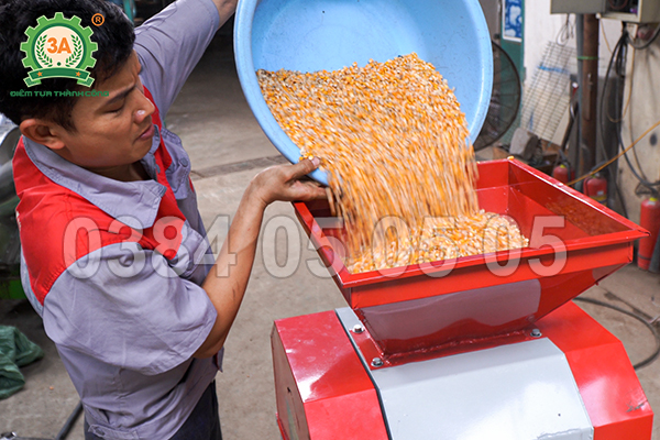 máy vỡ ngô mảnh