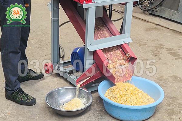 máy vỡ ngô mảnh