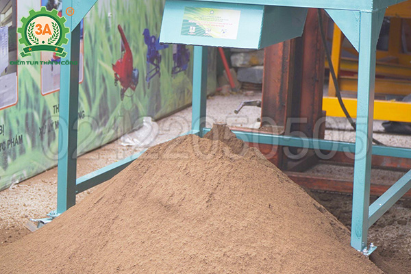 máy đánh tơi phân bón