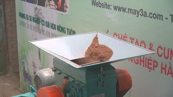 Máy đánh tơi phân bón, xay đất vườn ươm 2 tầng