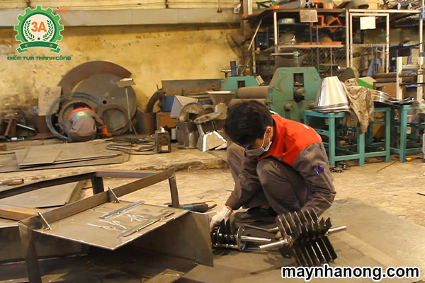 Sáng chế Máy nghiền đất, phân độ ẩm cao 2 tầng 3A3Kw