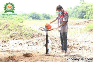 máy khoan đất cầm tay